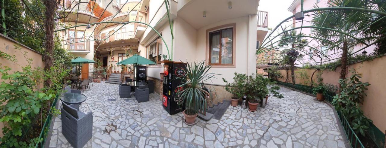 Danisimo Hotel Тбилиси Экстерьер фото