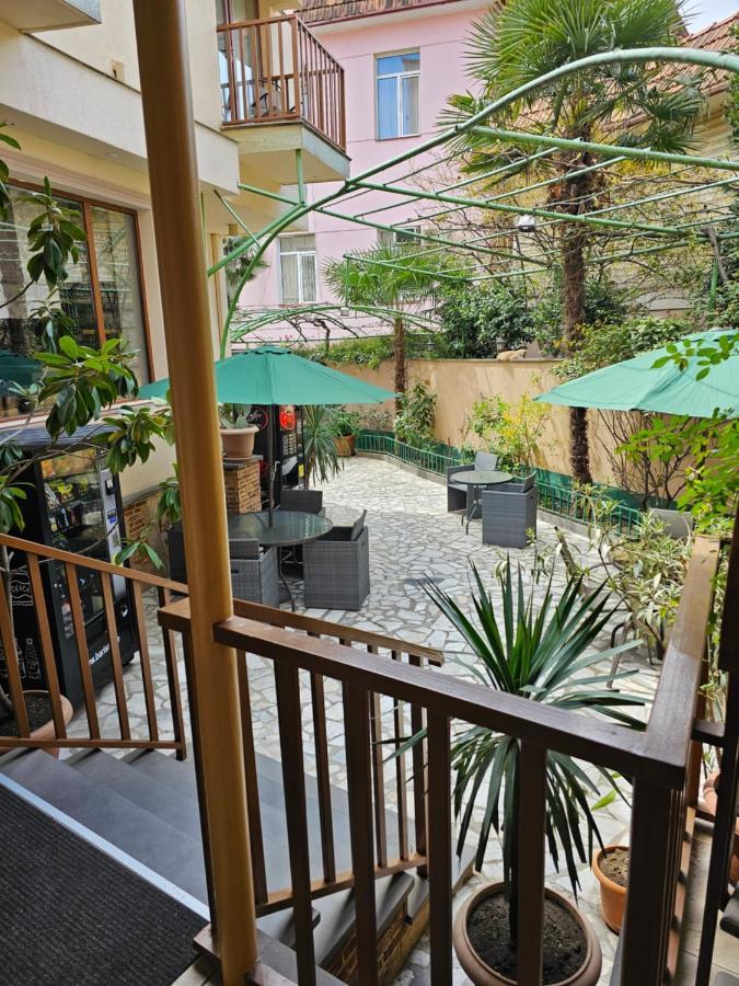 Danisimo Hotel Тбилиси Экстерьер фото