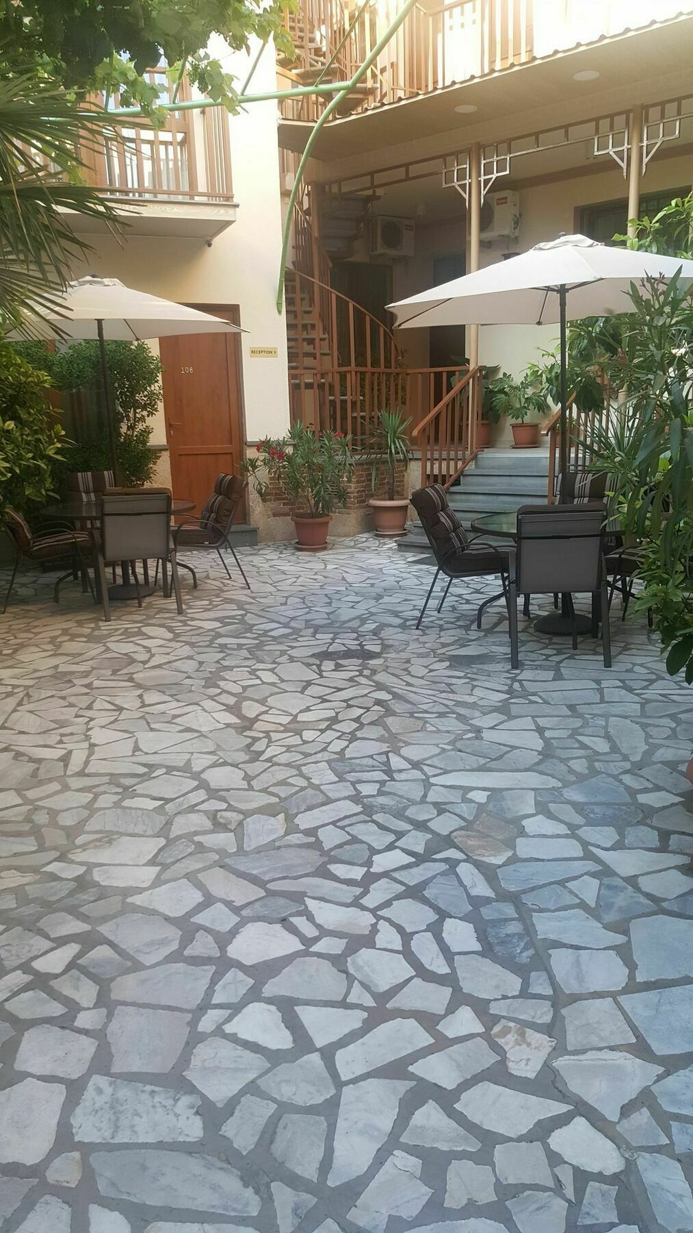 Danisimo Hotel Тбилиси Экстерьер фото